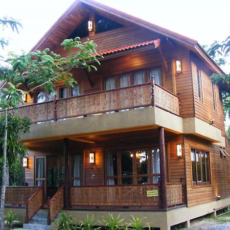 Baan Banyan Villa, Wood House Short Walk To Mae Nam Beach Kültér fotó