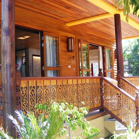 Baan Banyan Villa, Wood House Short Walk To Mae Nam Beach Kültér fotó